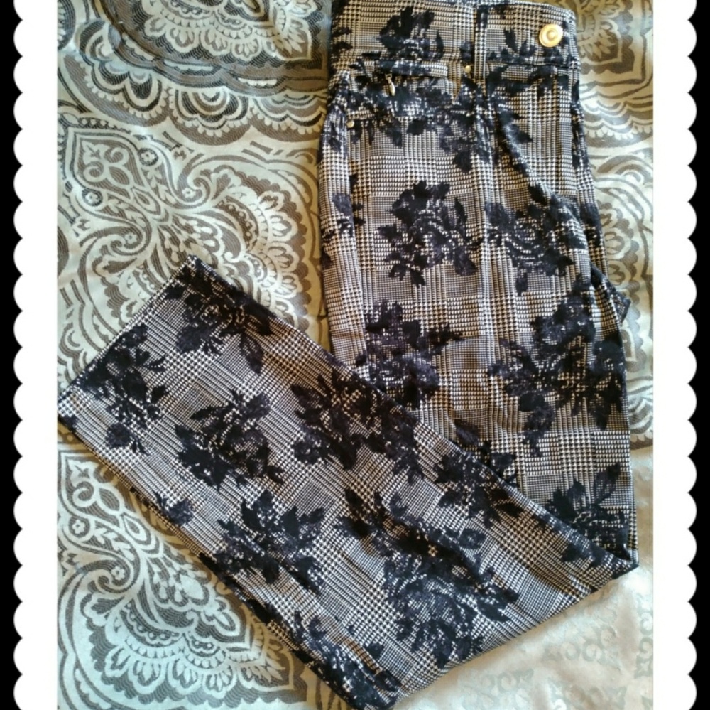 Verve Blues Plaid Black Rose Crops